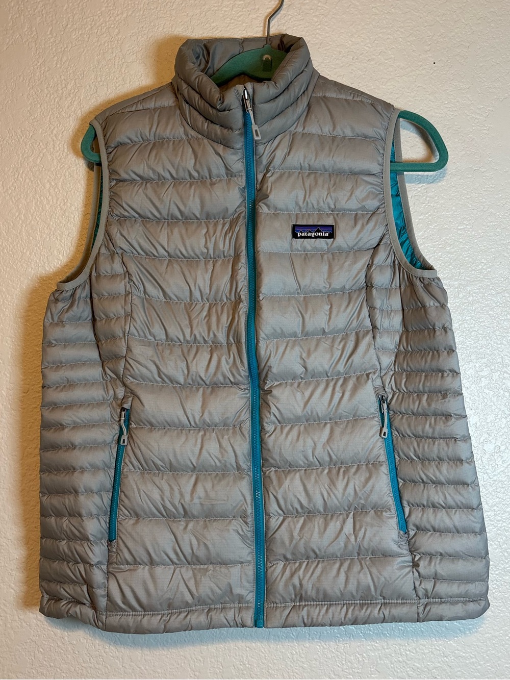 Patagonia Down Sweater Puffer Vest Women’s Size Large Gray Turquoise
